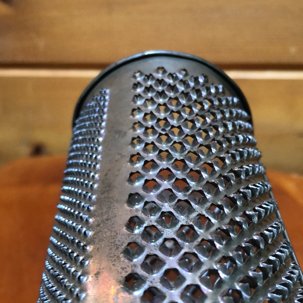 Vintage Round 3 Size Cheese Grater made in Italy Kitchen Utensil - Picture 8 of 8